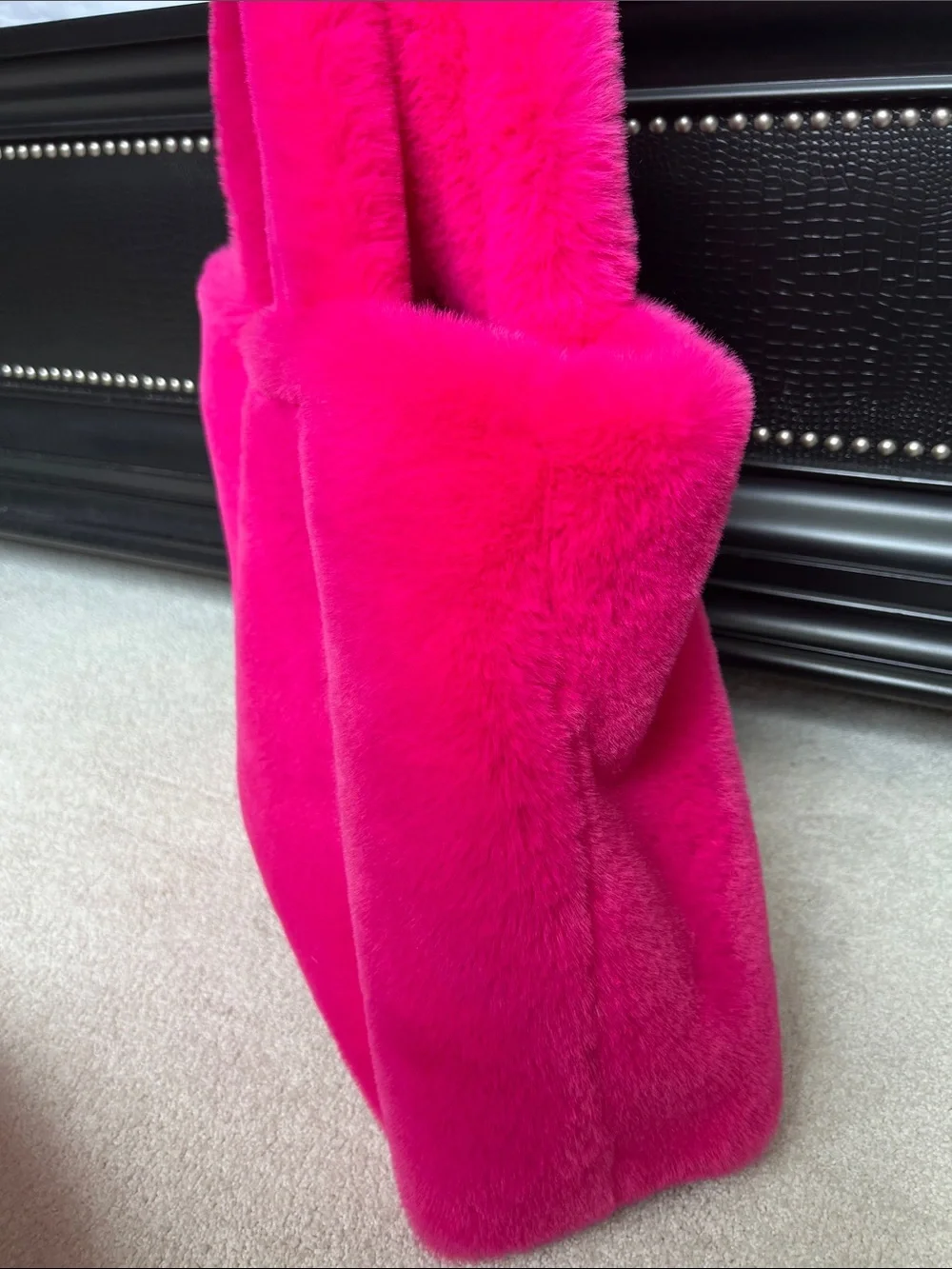 Plush Faux Fur Tote Bag - Hot Pink